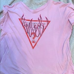 GUESS t-shirt